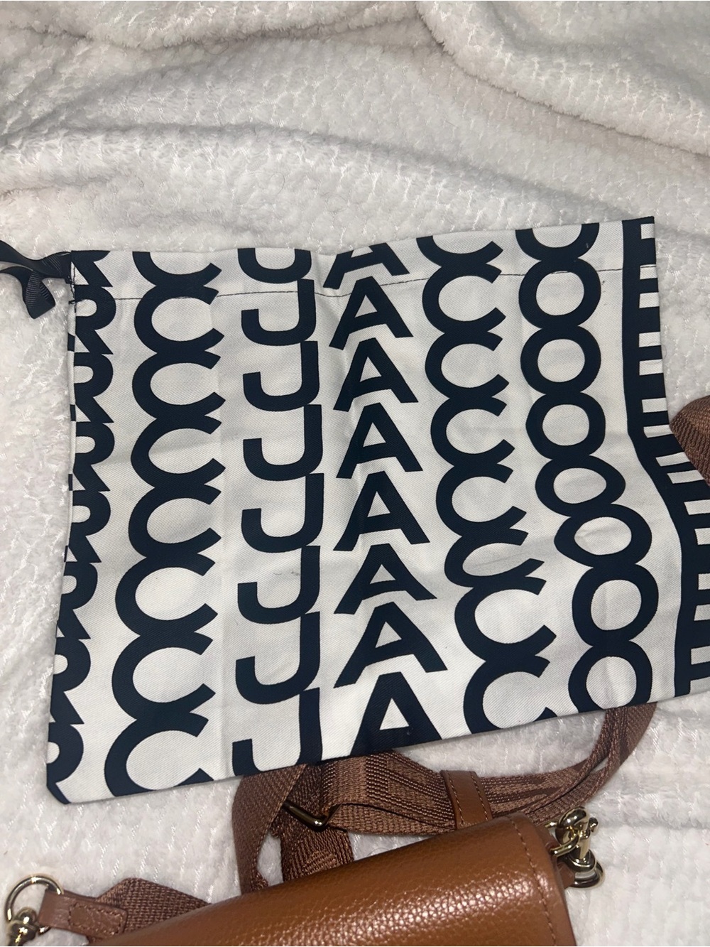 Marc Jacobs The Mini Bag Brown Leather Belt Bag with Embossed Logo - Picture 6 of 7